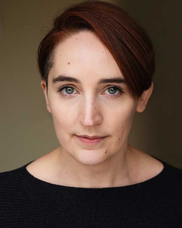 Headshot photo of Eve Winter