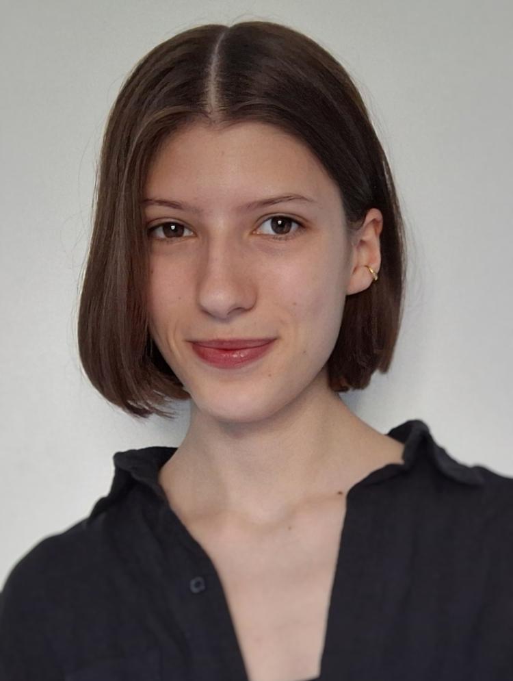 Photo of Rebecca Lainé
