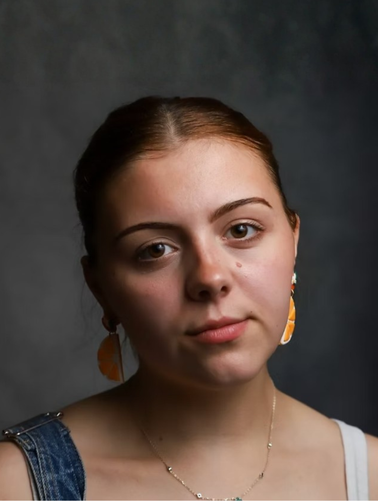 Photo of Zoe Davies