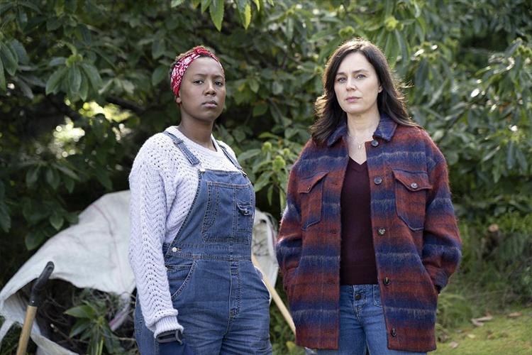 Photo of actors Jade Anouka and Jill Halfpenny